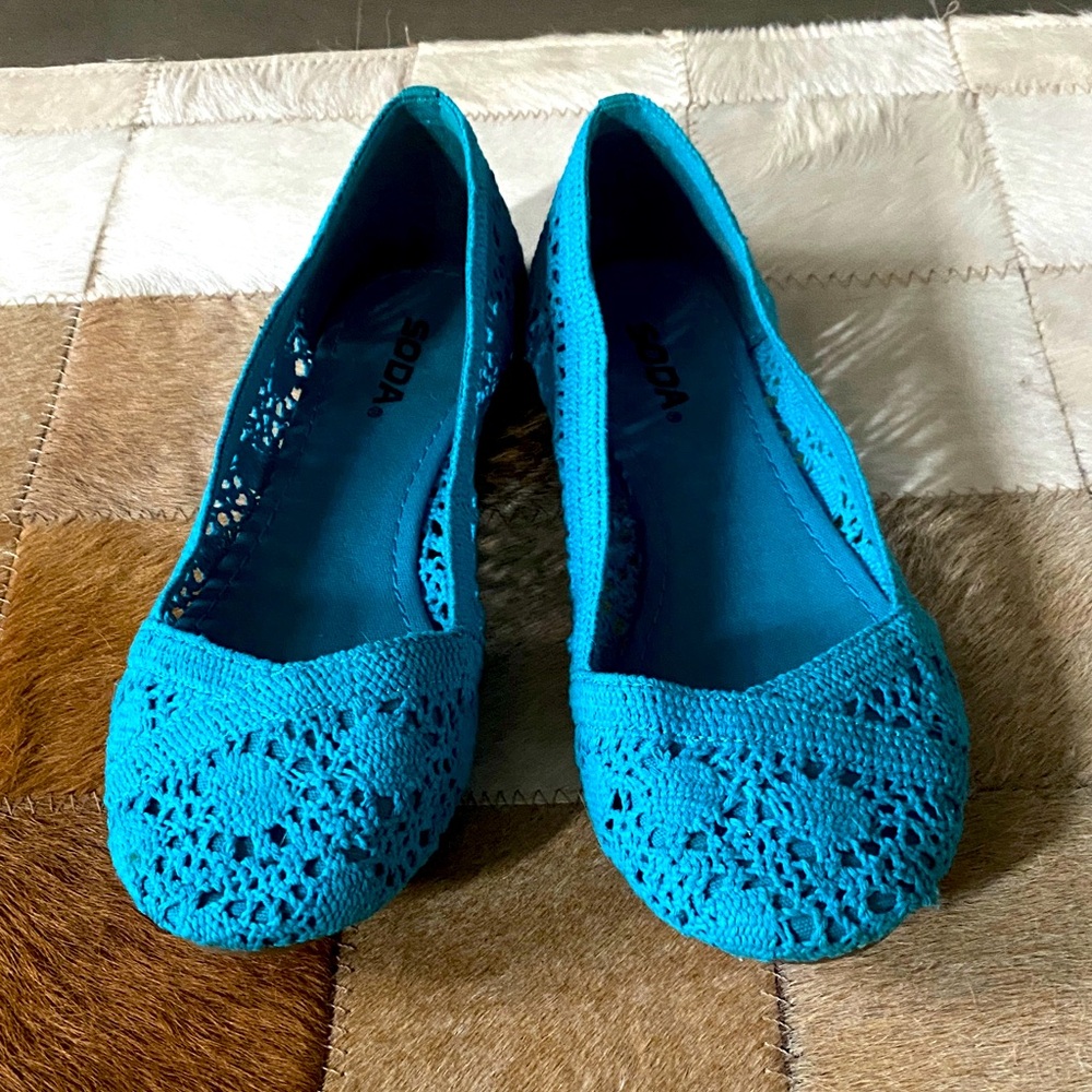 Lace flats